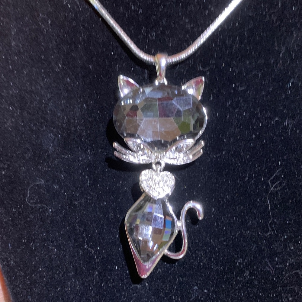 Chic Black Cat Pendant Necklace